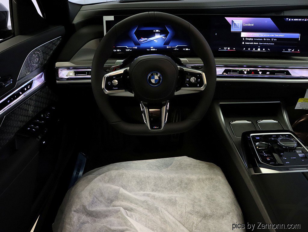 Used 2026 BMW i7 xDrive60 w/ Executive Package image 16