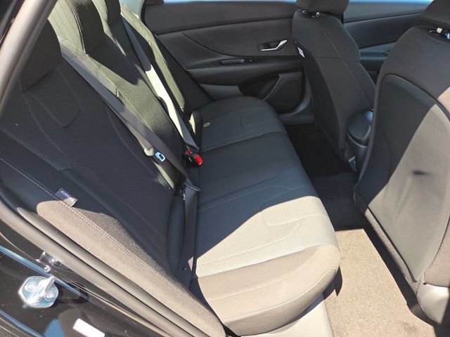 New 2026 Hyundai Elantra SE FWD image 17