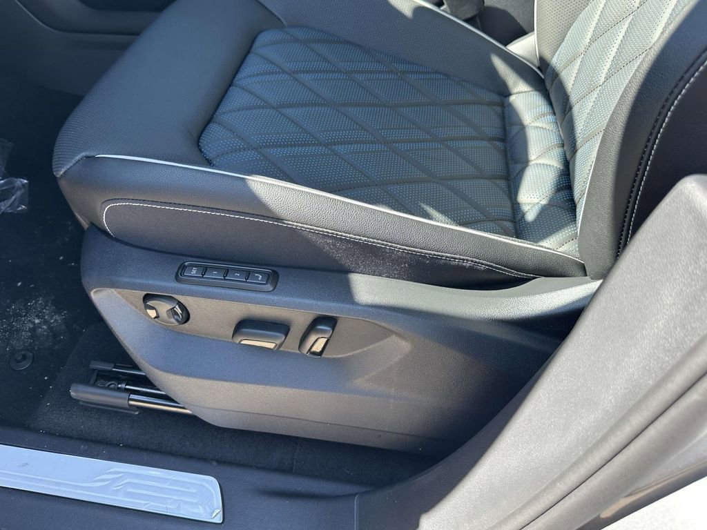 New 2026 Volkswagen Atlas Cross Sport SEL Premium R-Line image 17