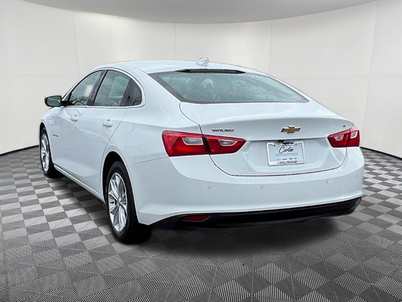 Used 2025 Chevrolet Malibu LT FWD image 4
