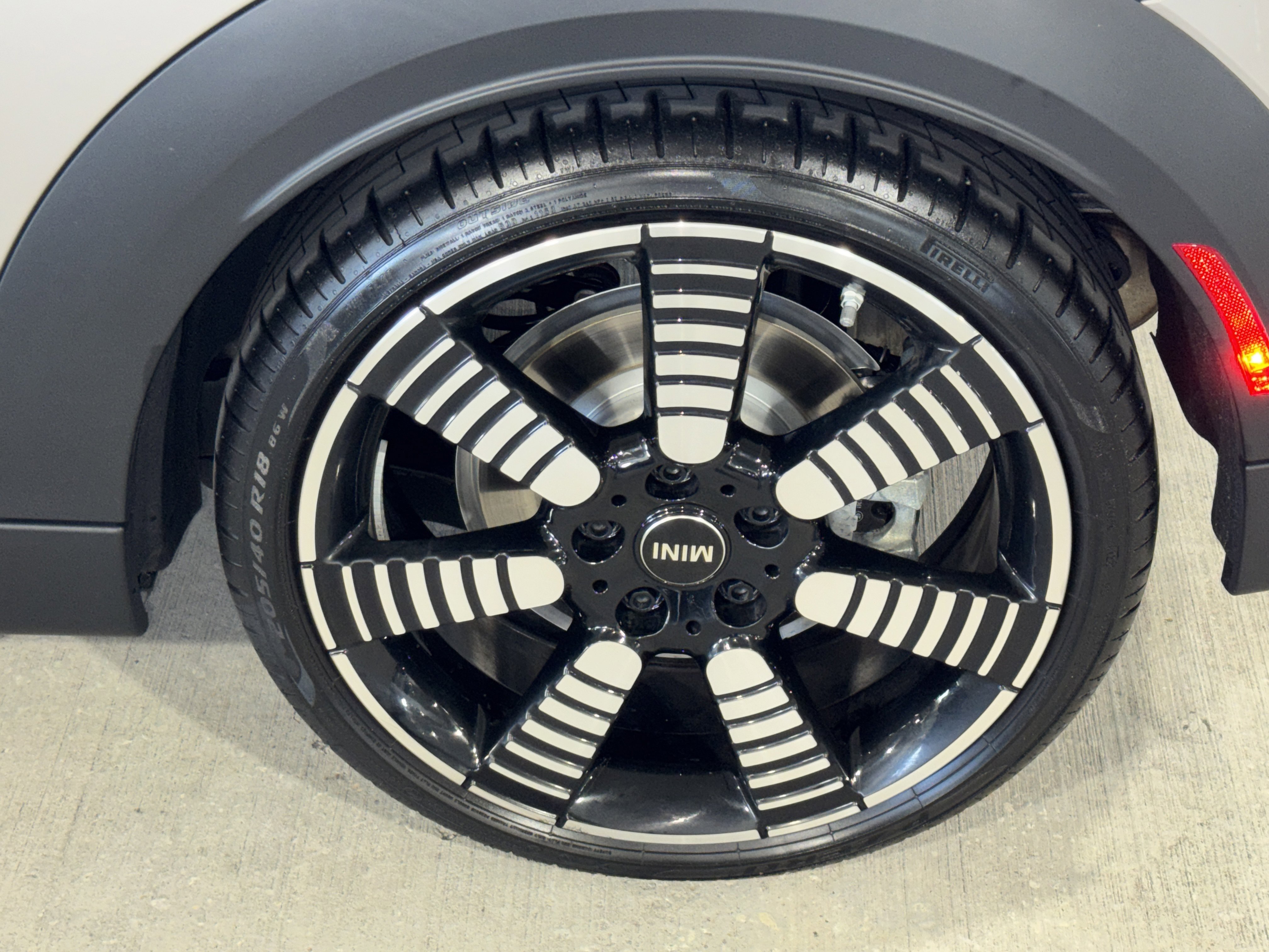 Used 2024 MINI Cooper S FWD image 33