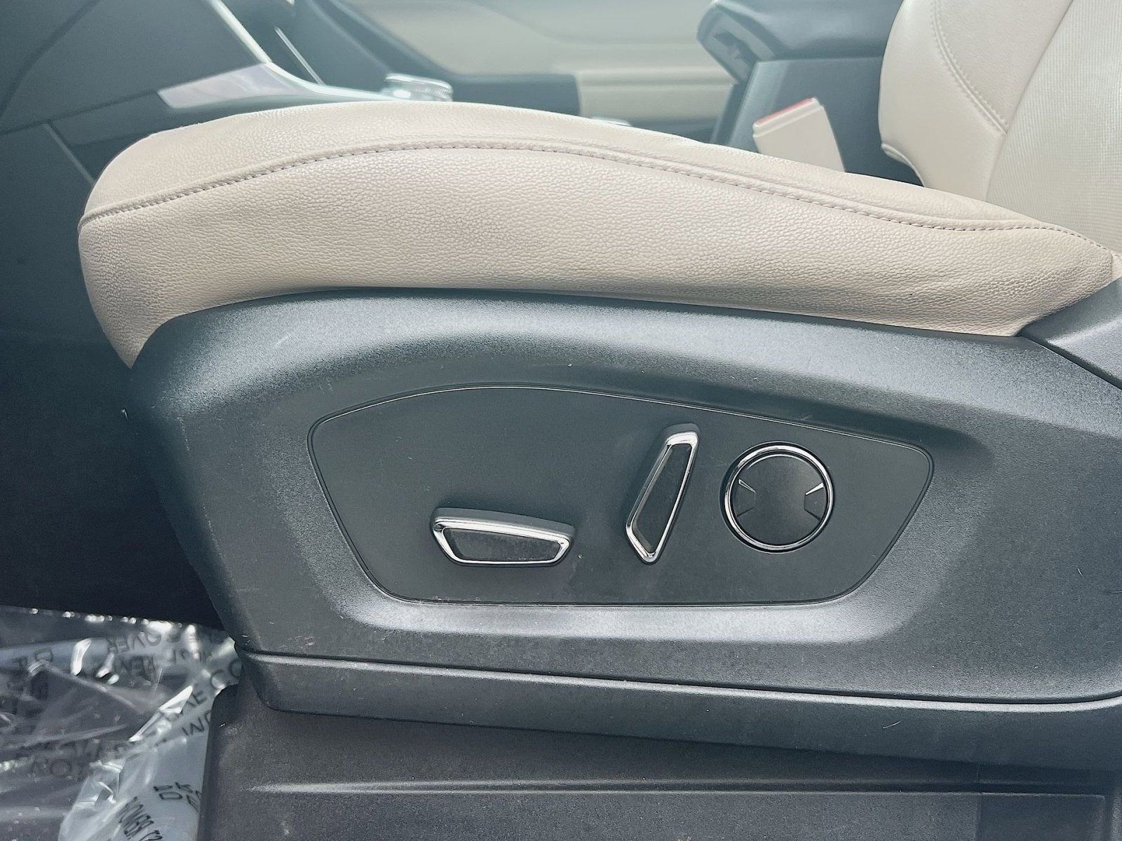 Used 2020 Ford Explorer Limited image 14