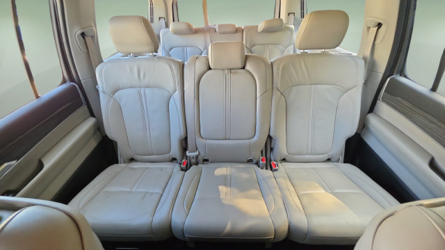 Used 2022 Jeep Wagoneer Series III AWD/4WD image 13