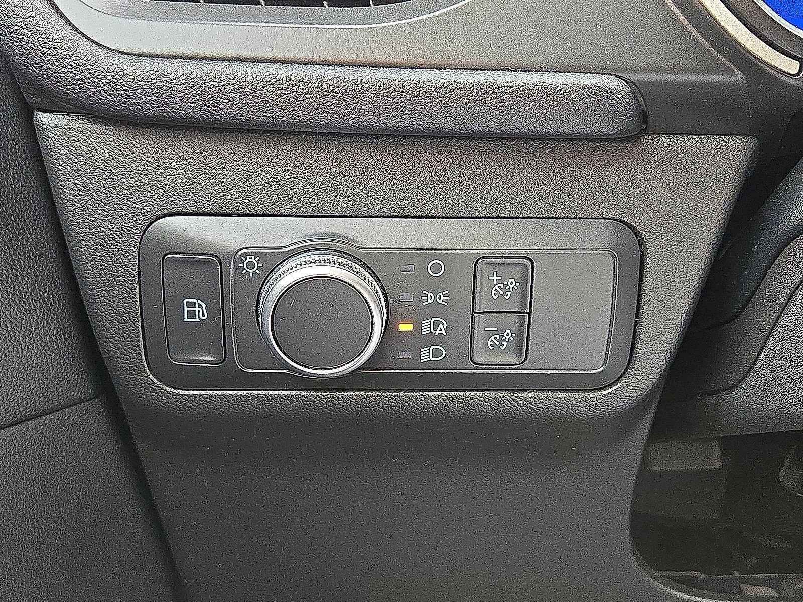 Used 2020 Ford Escape SE Sport FWD image 25