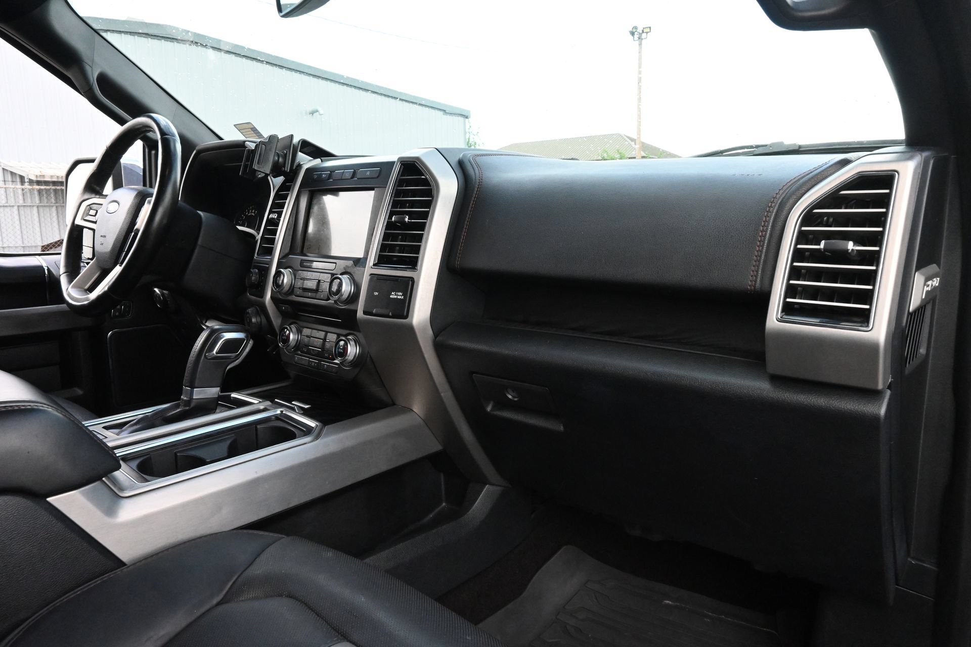 Used 2018 Ford F150 Platinum w/ Equipment Group 701A Luxury AWD/4WD image 23
