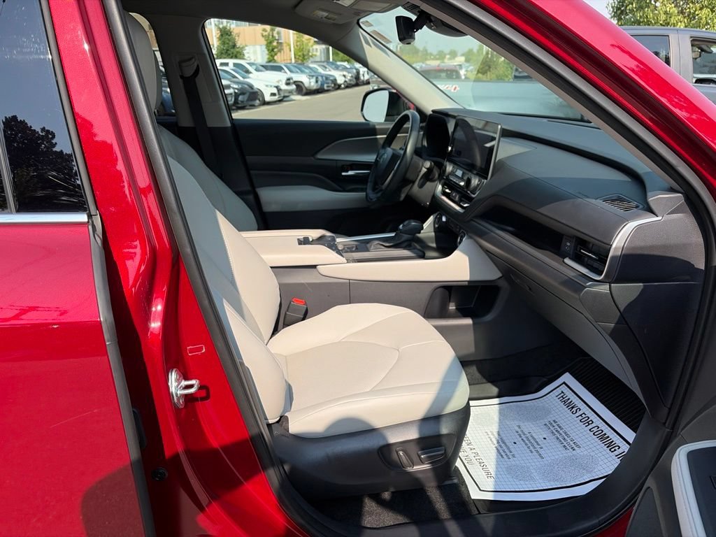 Used 2025 Toyota Grand Highlander AWD Hybrid image 13