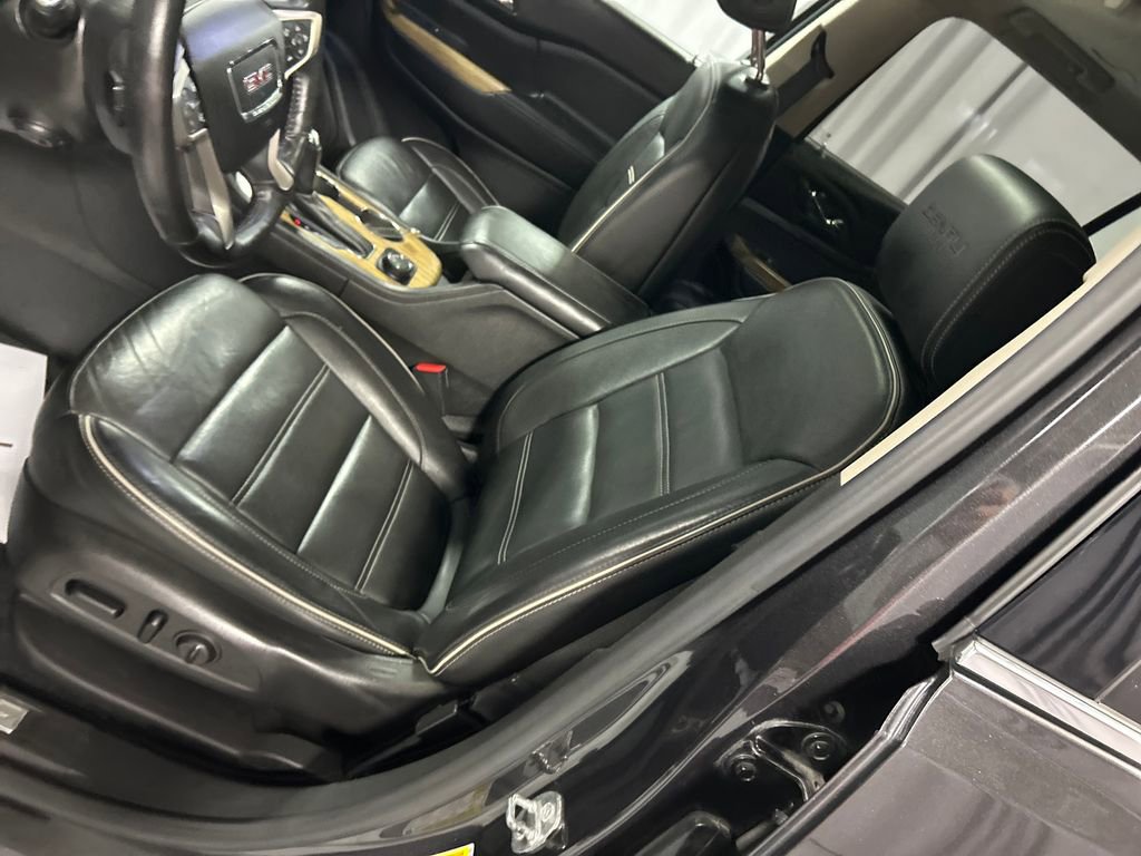 Used 2017 GMC Acadia Denali w/ Technology Package image 10