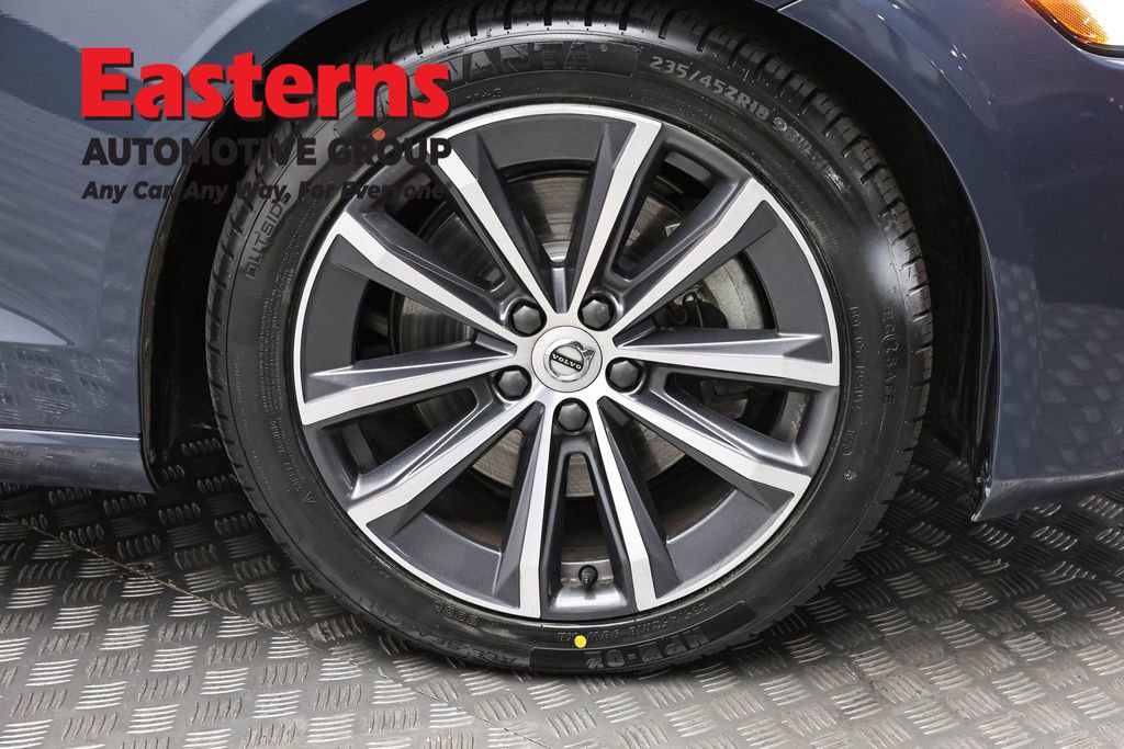Used 2022 Volvo S60 B5 Momentum image 30