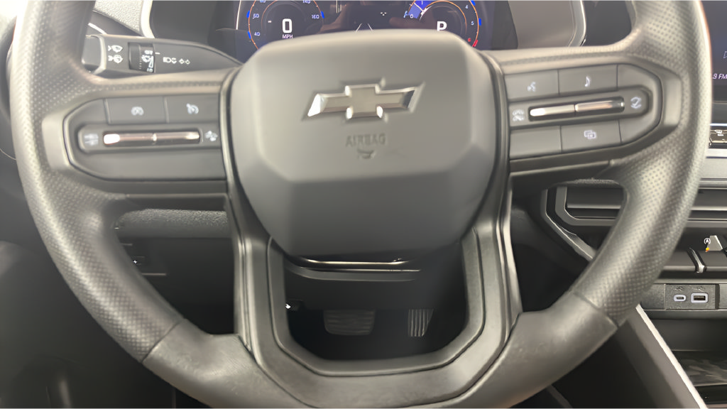 Used 2025 Chevrolet Colorado Trail Boss AWD/4WD image 25