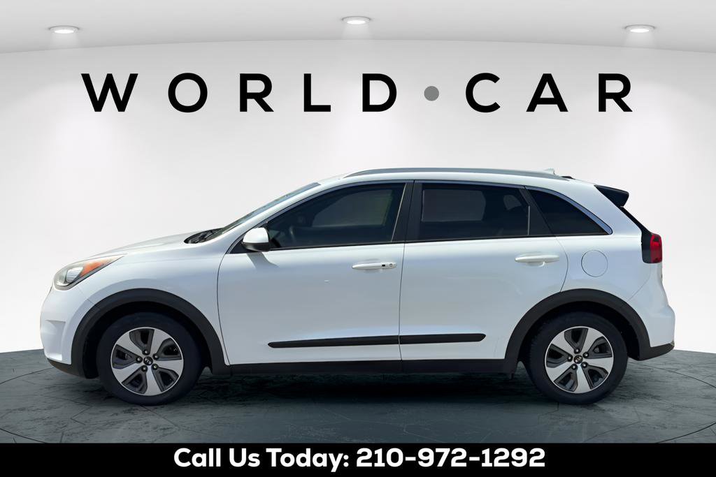 Used 2017 Kia Niro LX image 4