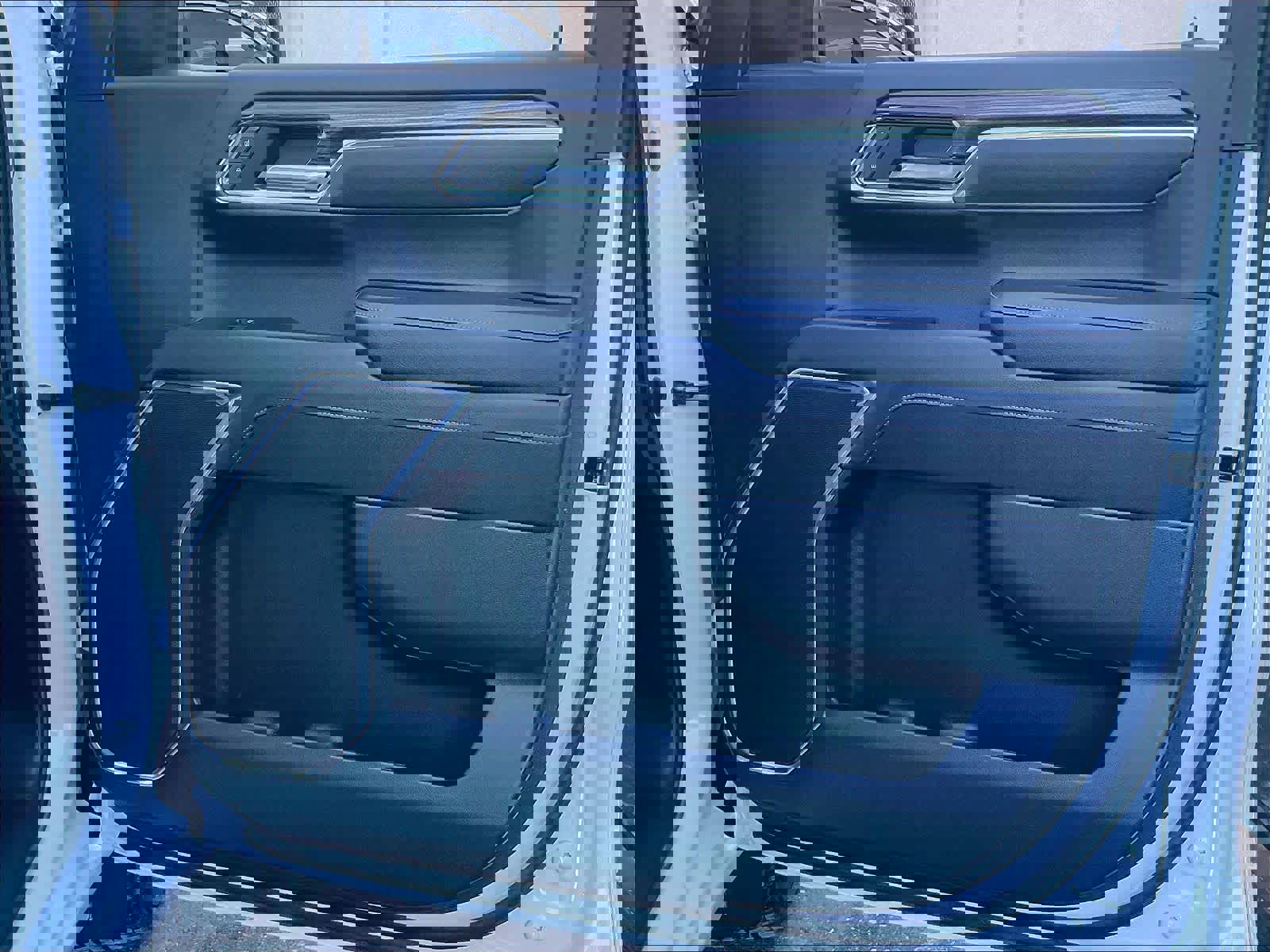 Used 2023 Chevrolet Silverado 1500 RST w/ Z71 Off-Road Package image 12