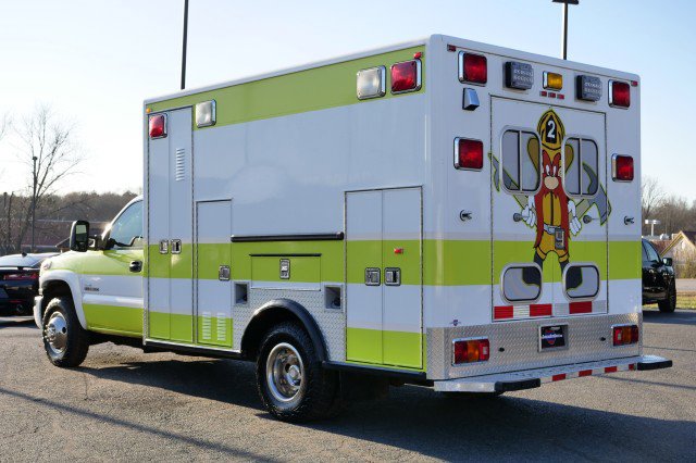 Used 2006 GMC Sierra 3500 SLE w/ Heavy-Duty Power Package image 6