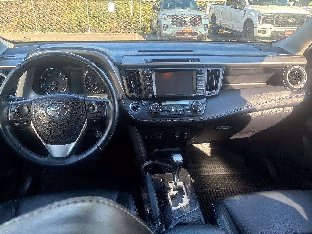 Used 2017 Toyota RAV4 Platinum w/ All Weather Liner Package AWD/4WD image 16