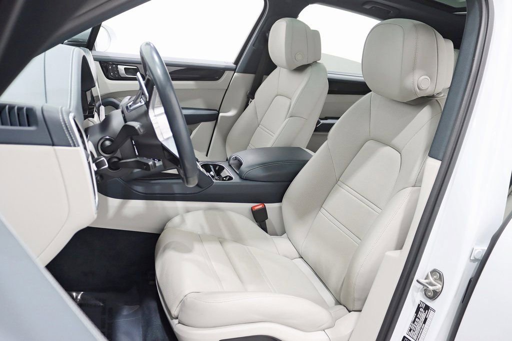 Used 2023 Porsche Cayenne image 30