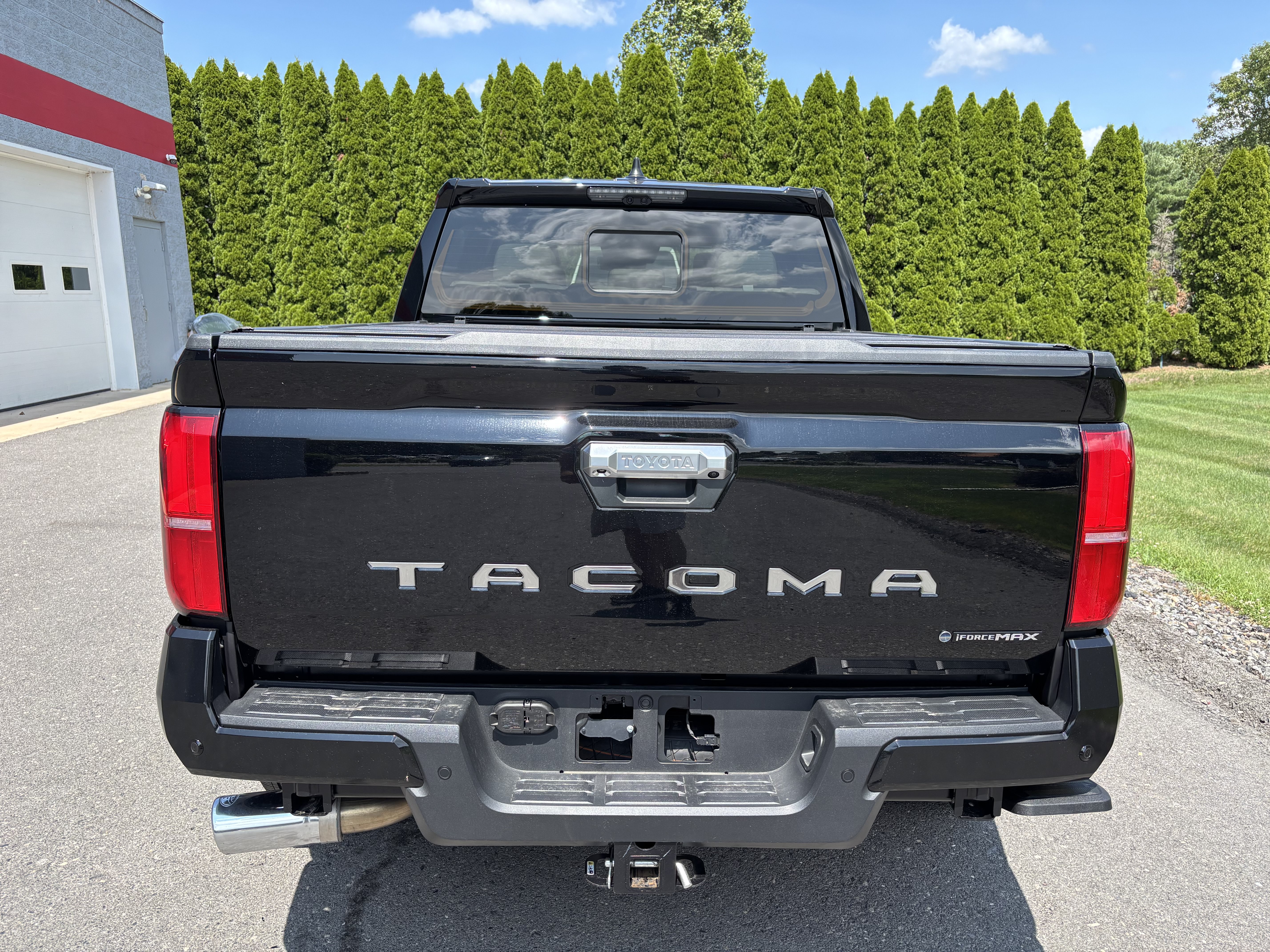 Used 2026 Toyota Tacoma Limited AWD/4WD image 4
