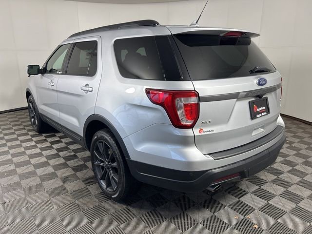 Certified 2018 Ford Explorer XLT w/ Equipment Group 202A AWD/4WD image 4