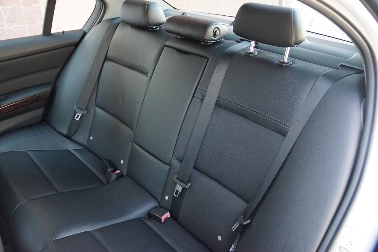 Used 2011 BMW 328i xDrive Sedan image 35