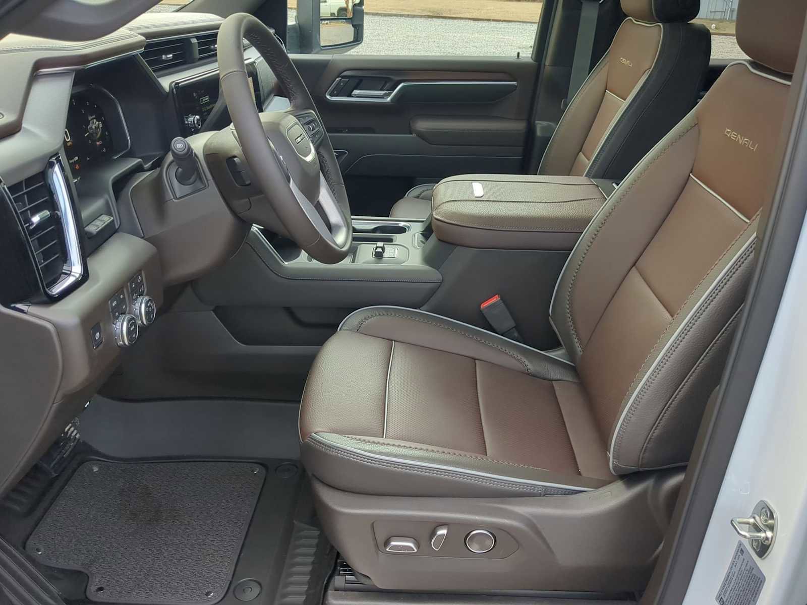 New 2026 GMC Sierra 2500 Denali w/ Denali Reserve Package image 14