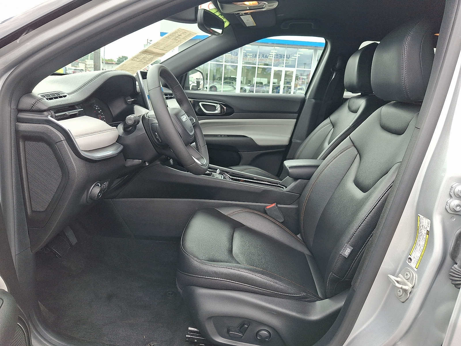 Used 2024 Jeep Compass Limited AWD/4WD image 13