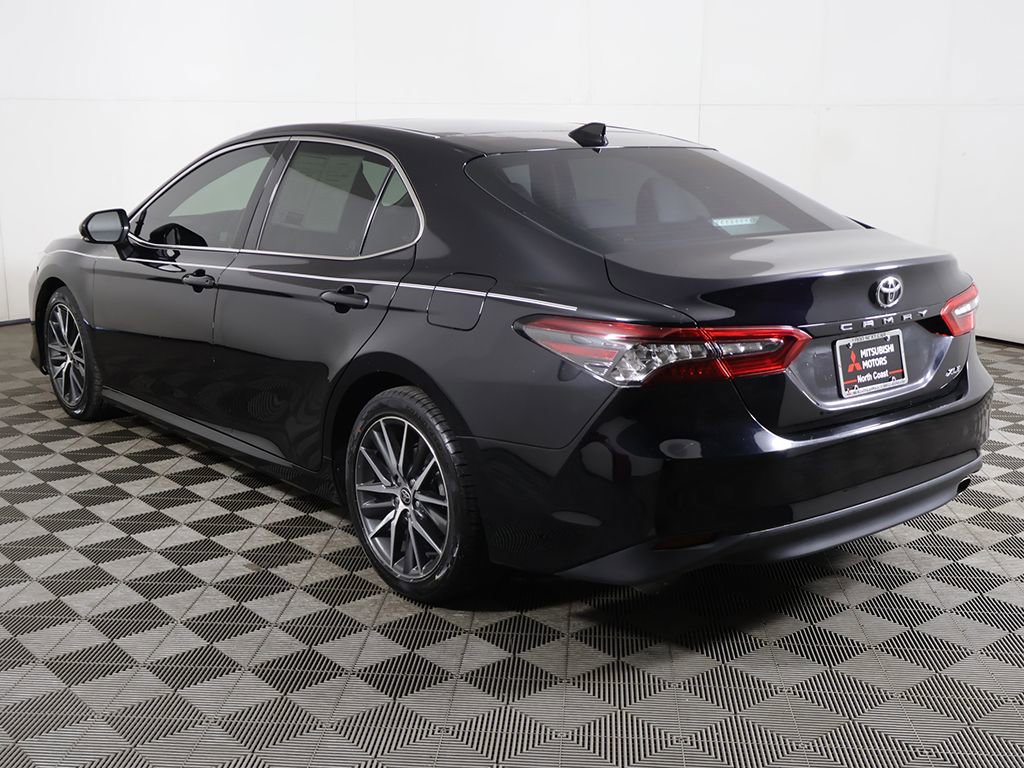 Used 2021 Toyota Camry XLE FWD image 9