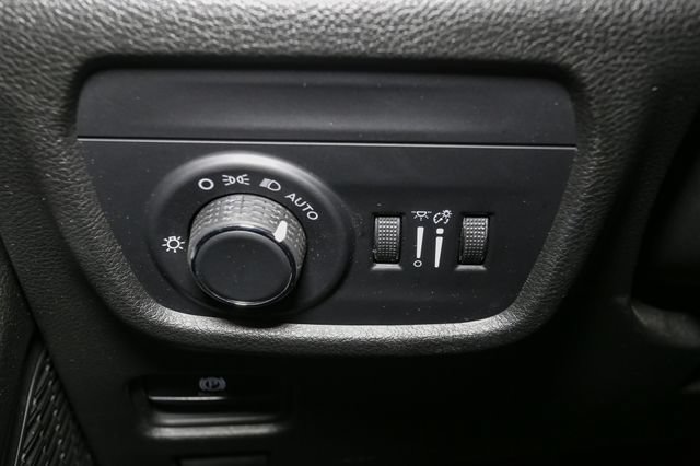 Used 2023 Jeep Grand Cherokee L Laredo AWD/4WD image 36