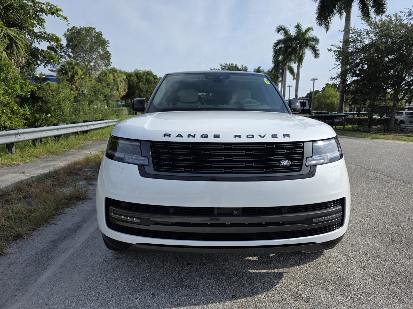 Certified 2025 Land Rover Range Rover Autobiography AWD/4WD image 8