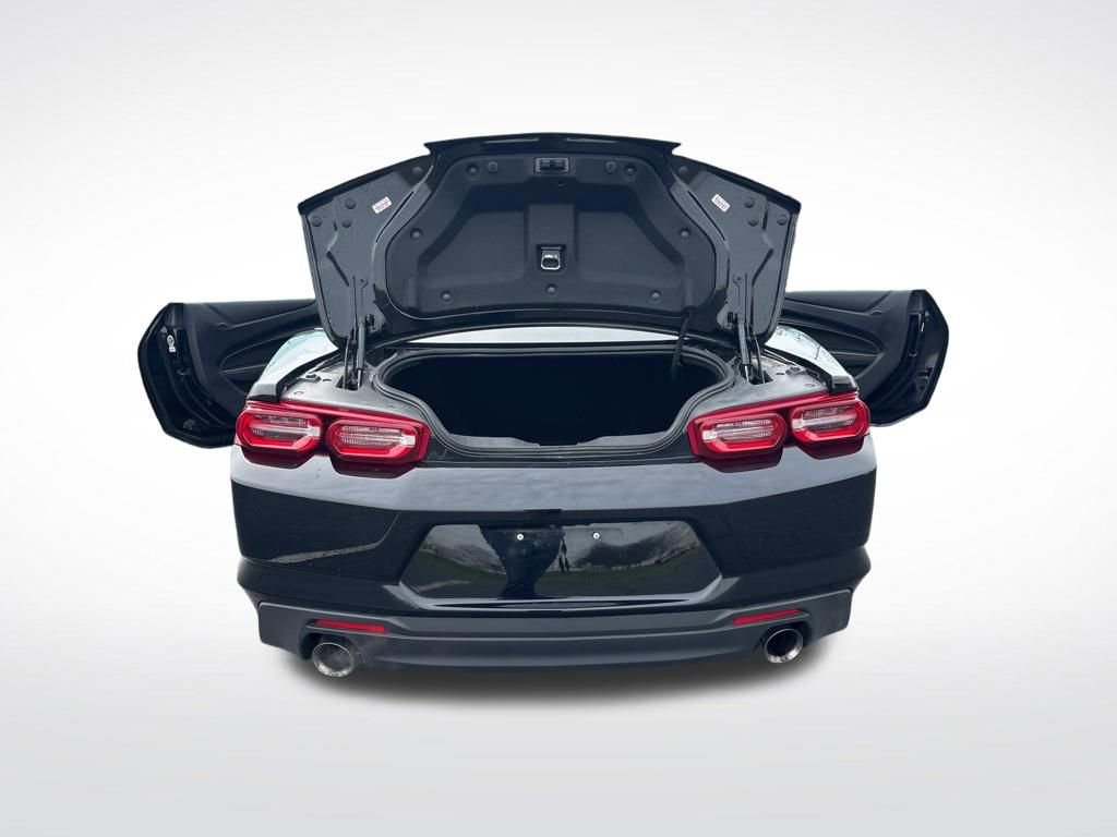 Used 2023 Chevrolet Camaro LT w/ Technology Package image 17