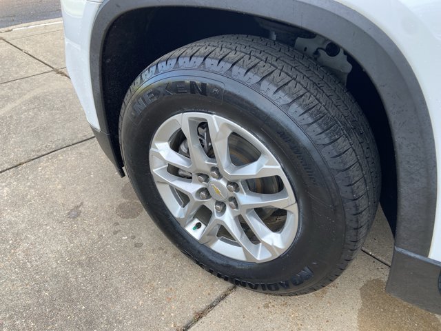 Used 2021 Chevrolet Traverse LT FWD image 25