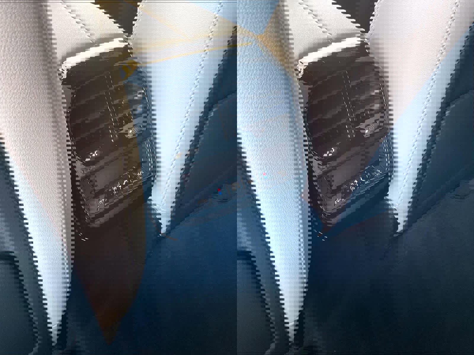 Used 2024 BMW iX xDrive50 w/ Sport Package image 35