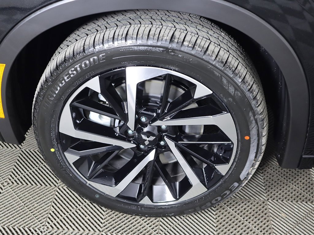 New 2025 Mitsubishi Outlander SEL image 24