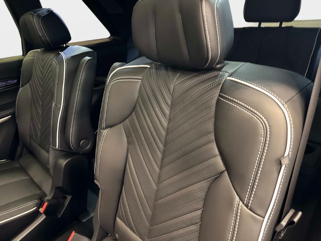 Certified 2026 Cadillac Vistiq Sport w/ LPO, Floor Liner Package AWD/4WD image 14