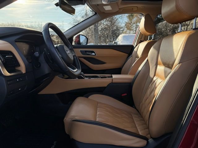 Used 2023 Nissan Rogue Platinum w/ Platinum Premium Package image 16