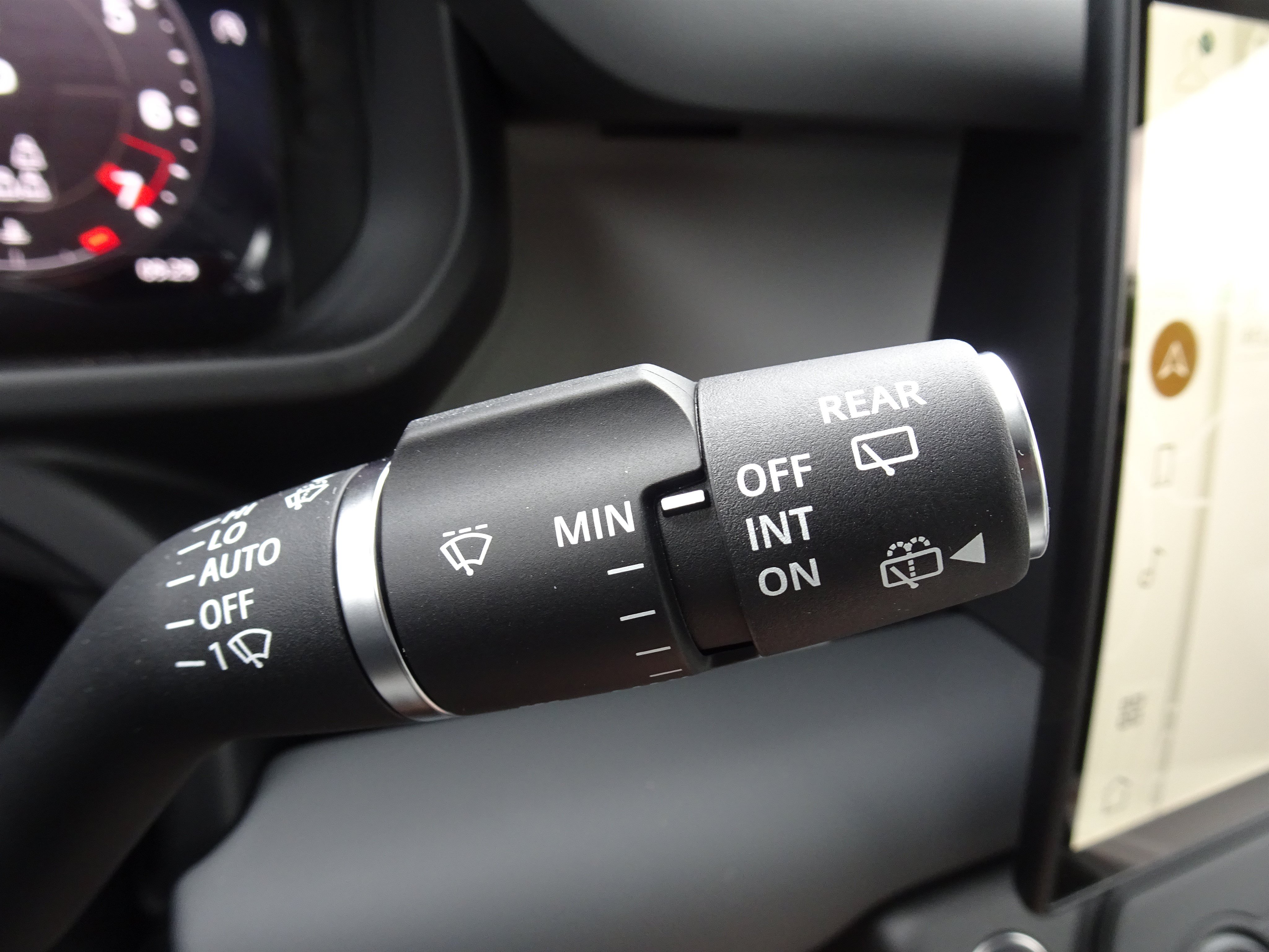 New 2026 Land Rover Defender 130 X-Dynamic SE AWD/4WD image 30