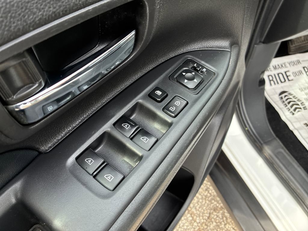 Used 2020 Mitsubishi Outlander SE image 13