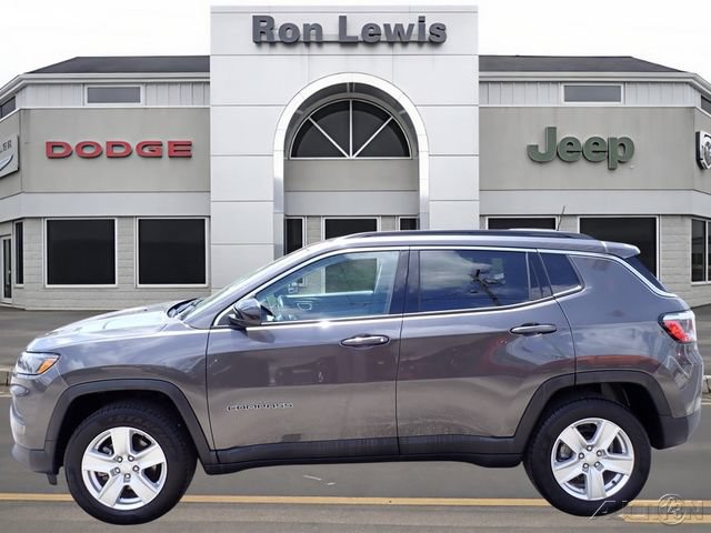 Used 2022 Jeep Compass Latitude w/ Convenience Group AWD/4WD image 1
