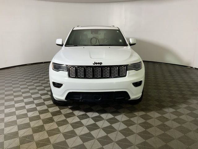 Used 2021 Jeep Grand Cherokee Laredo X AWD/4WD image 3