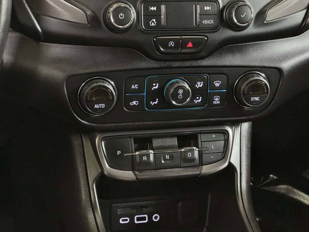 Used 2022 GMC Terrain AT4 image 23