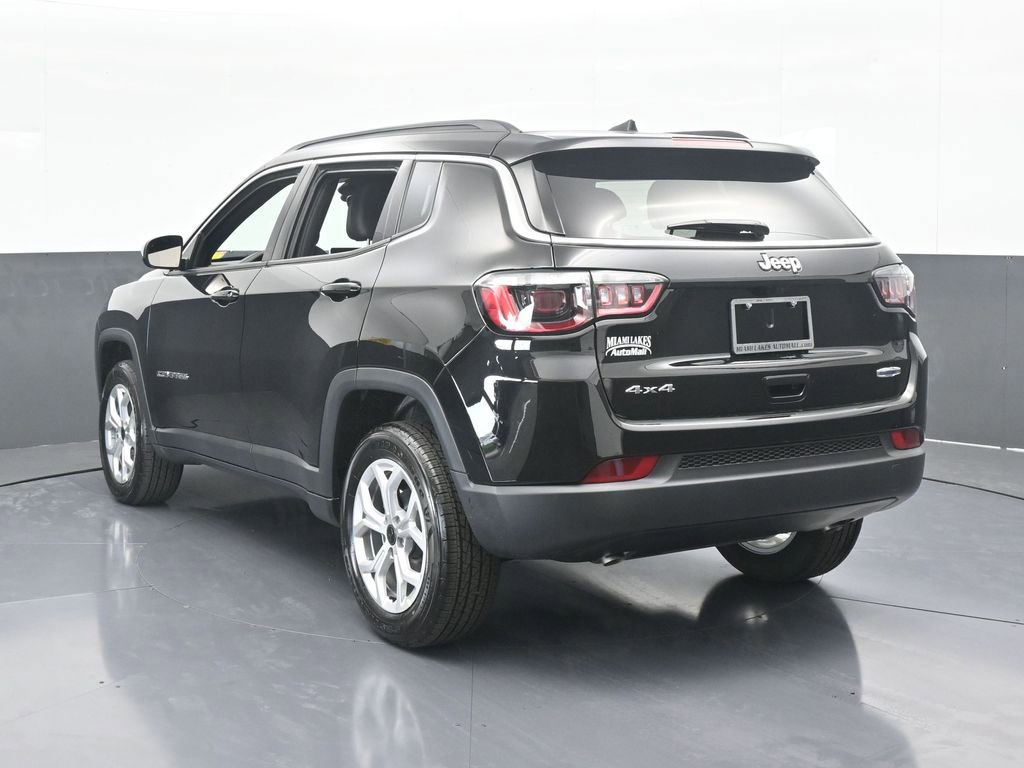 Used 2026 Jeep Compass Latitude AWD/4WD image 4