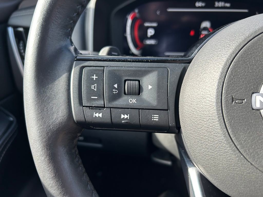 Used 2023 Nissan Rogue Platinum w/ Platinum Premium Package image 19