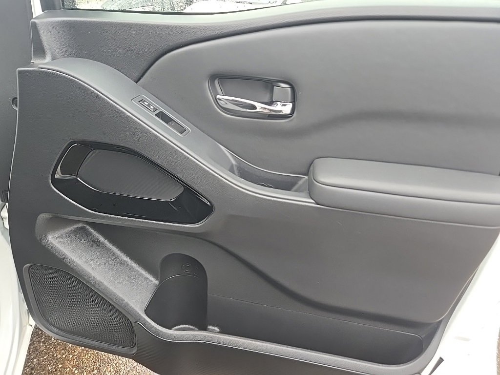 Used 2023 Nissan Frontier SV w/ Midnight Edition Package image 25