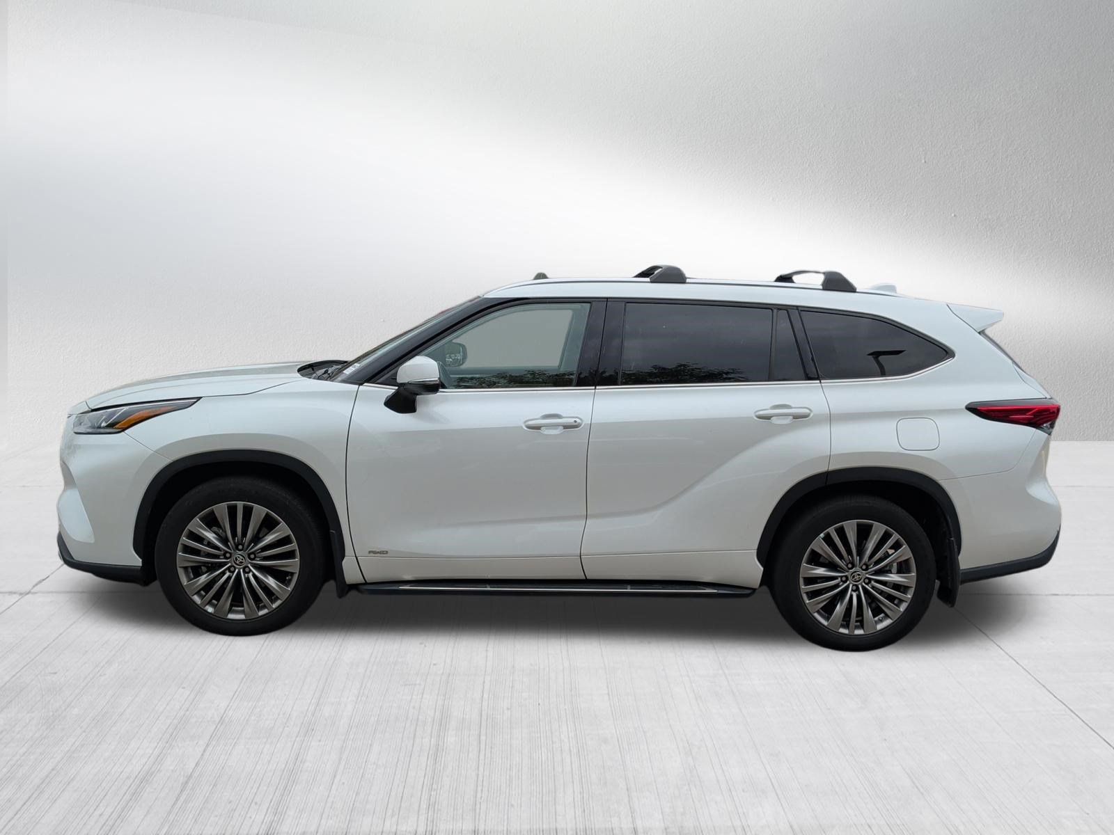 Used 2022 Toyota Highlander Platinum AWD/4WD image 4