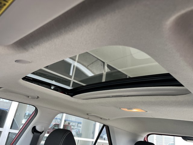 Used 2025 Hyundai Venue SEL image 11