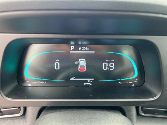 Used 2025 Hyundai Elantra Sport FWD image 17