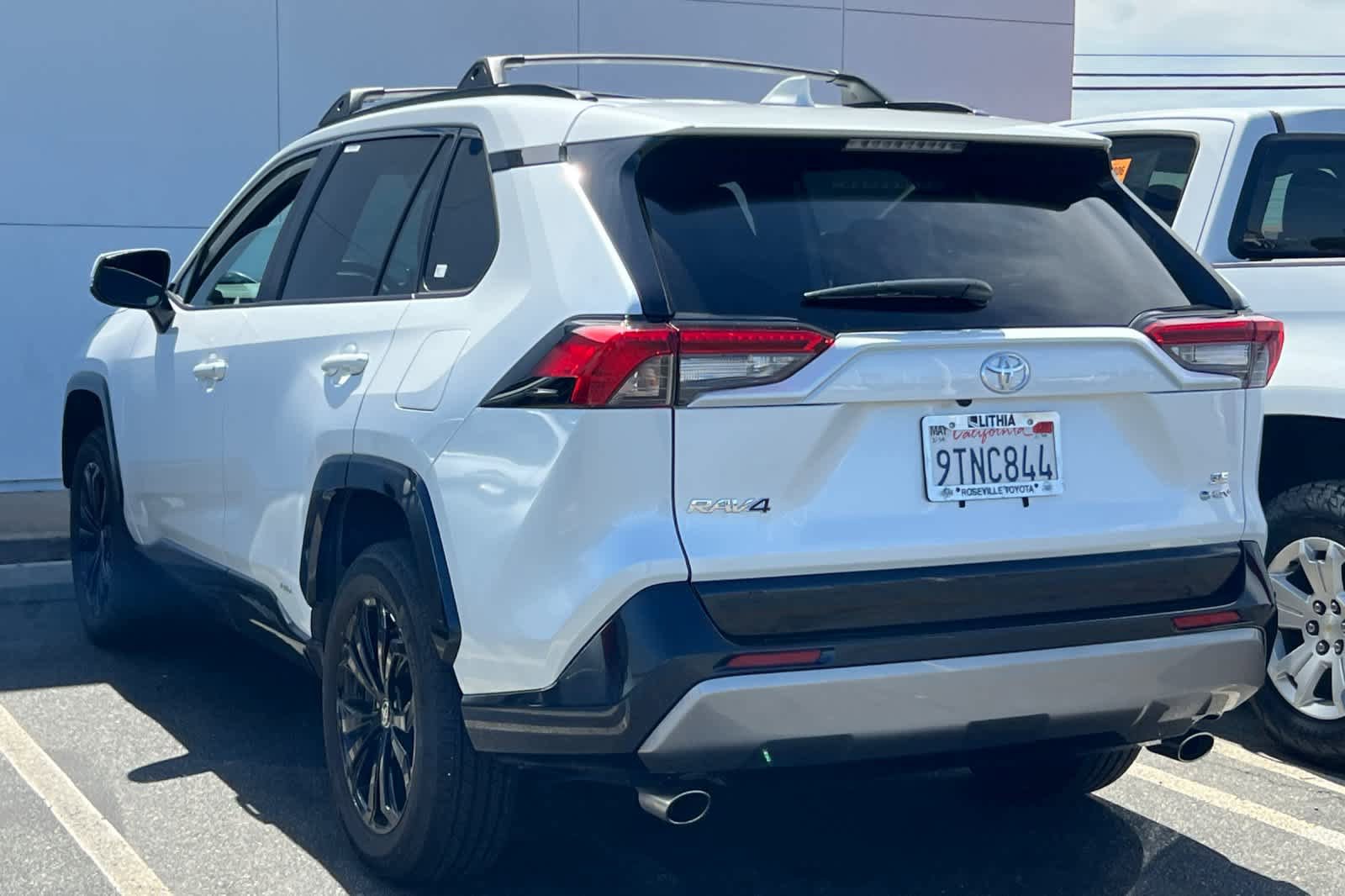 Used 2025 Toyota RAV4 SE AWD/4WD image 6