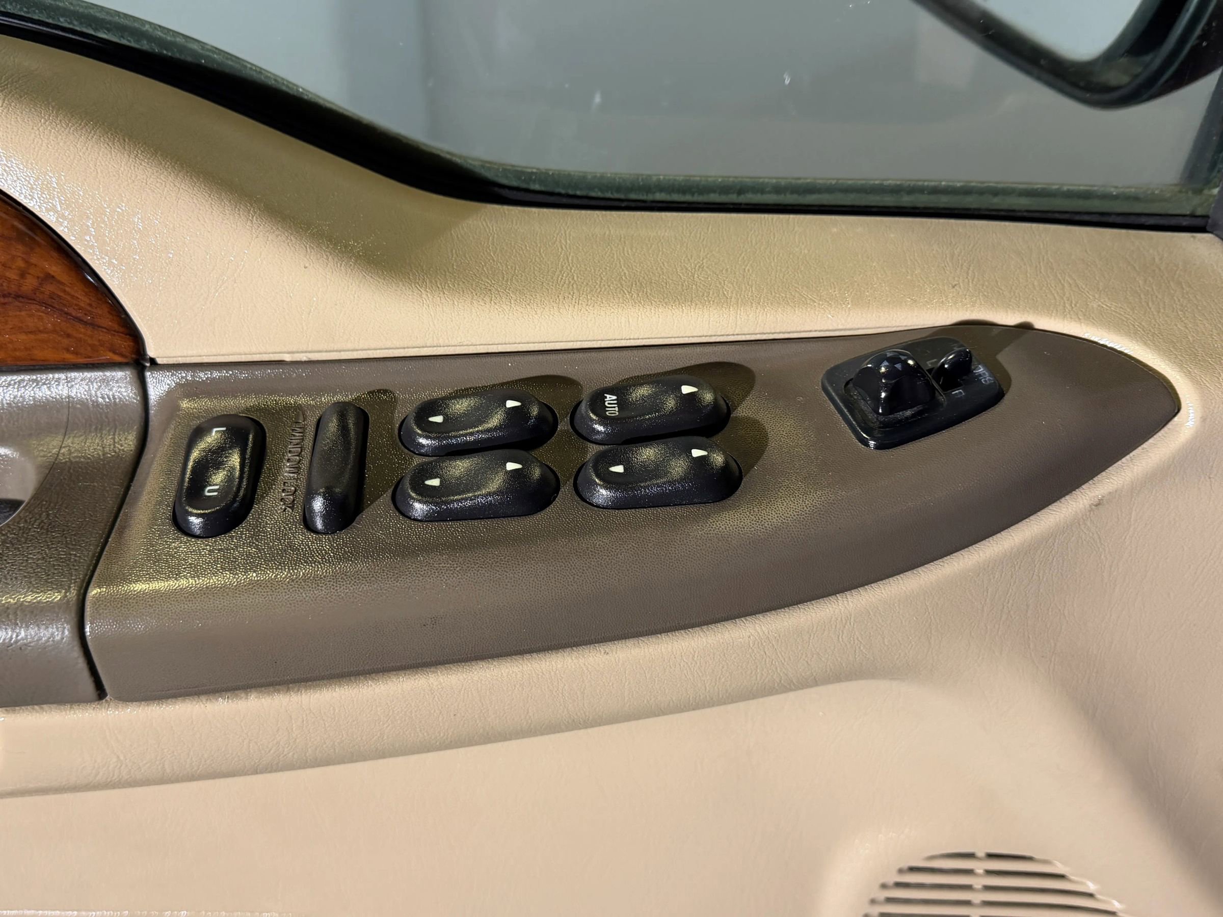 Used 2000 Ford Excursion Limited image 14