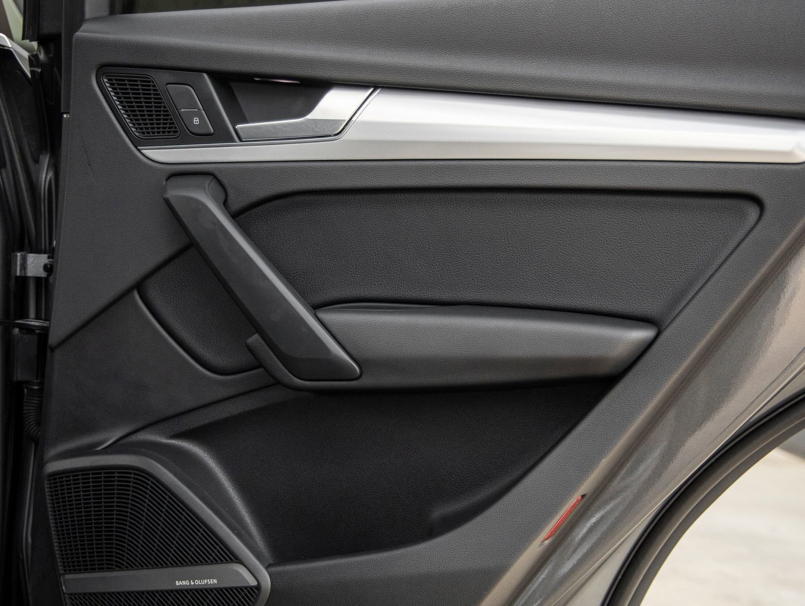 Used 2018 Audi Q5 2.0T Premium Plus w/ Premium Plus Package image 38