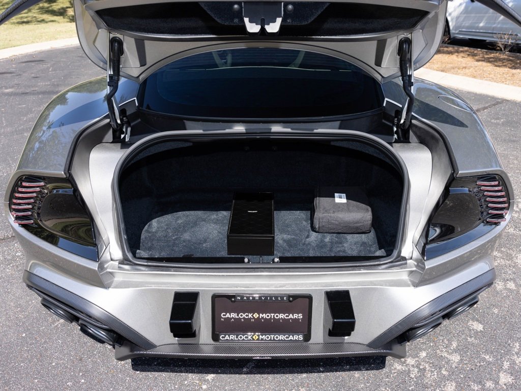 Used 2025 Aston Martin Vanquish image 33