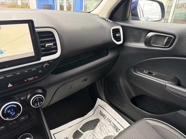 Certified 2022 Hyundai Venue Limited w/ Cargo Package image 31