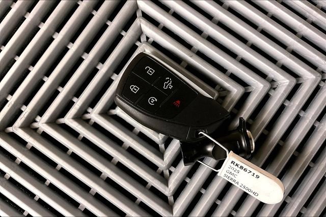 Used 2025 GMC Sierra 2500 SLT w/ SLT Convenience Package image 12