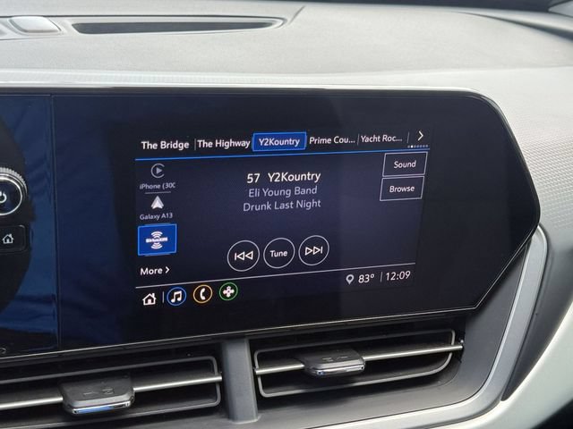 Used 2024 Chevrolet Trax LS w/ LS Convenience Package FWD image 17